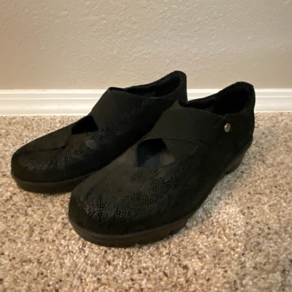 Wolky Clog Black Palm Metal Suede size 38